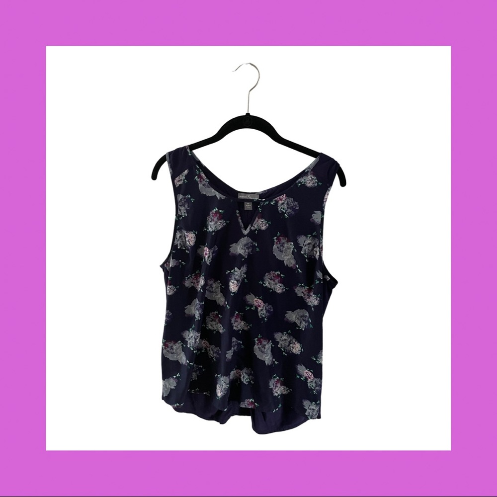 Market & Spruce Navy Blue Floral Shell